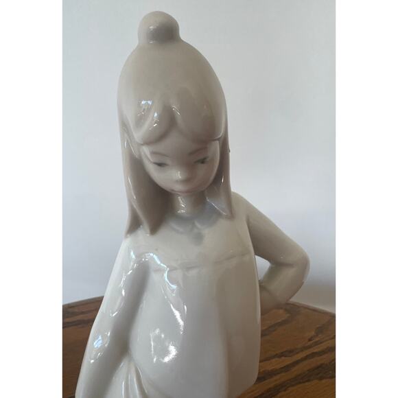 Vintage Rosal Porcelain Figurine Girl Hiding Gift & Ball Made in Spain - Picture 2 of 7